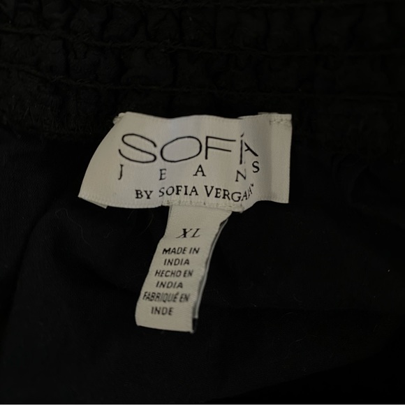 Sofia Jeans Black Cha Cha Over the Shoulder Top in XL - Picture 4 of 6